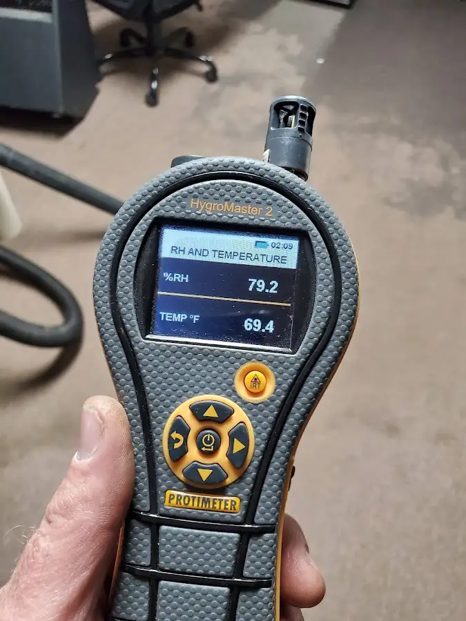 Moisture meter humidity assessment for Mold Remediation & Removal in Los Ranchos de Albuquerque